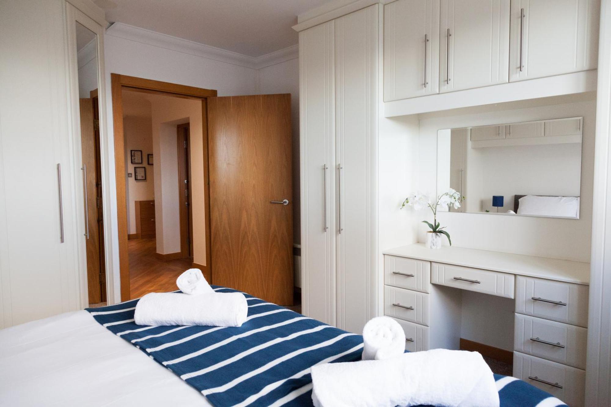 Weekly & Monthly Stays In Penthouse For Contractors Or Leisure Single Or Superking Beds Available Birkenhead Exteriér fotografie