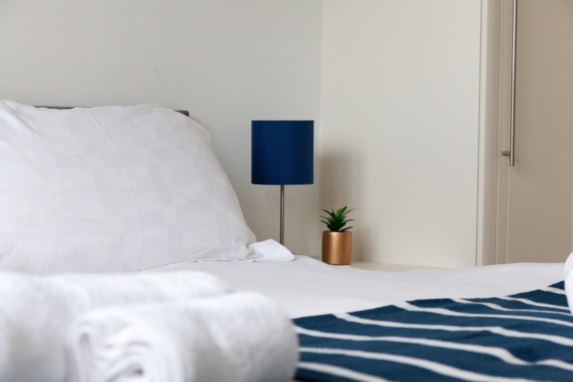 Weekly & Monthly Stays In Penthouse For Contractors Or Leisure Single Or Superking Beds Available Birkenhead Exteriér fotografie