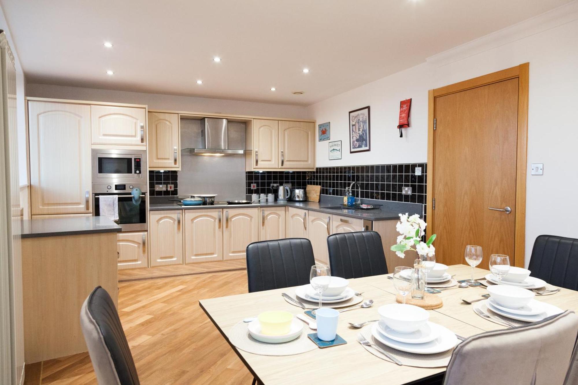 Weekly & Monthly Stays In Penthouse For Contractors Or Leisure Single Or Superking Beds Available Birkenhead Exteriér fotografie