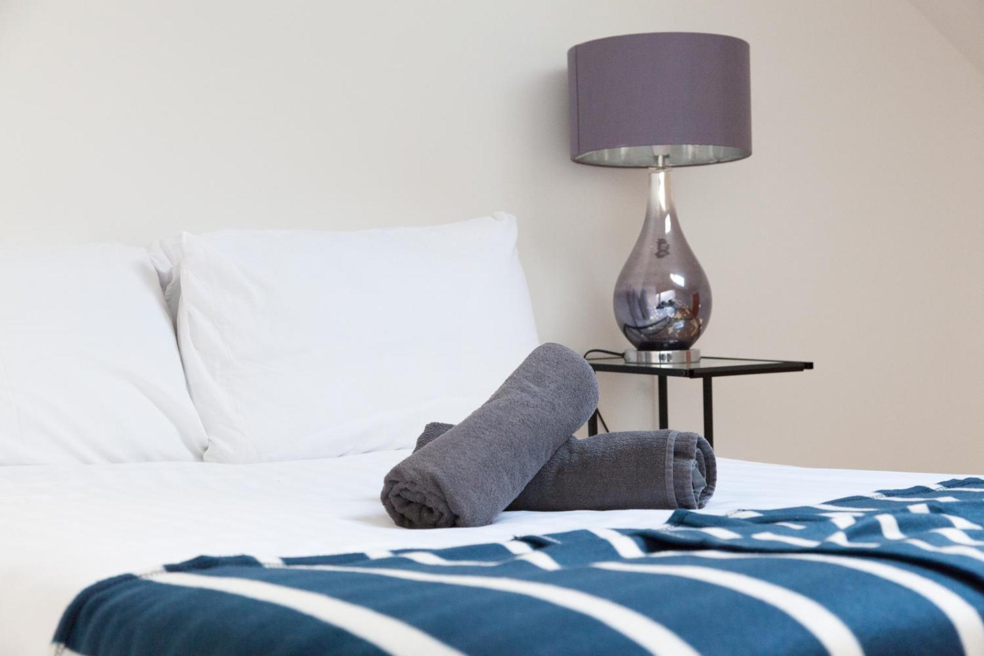 Weekly & Monthly Stays In Penthouse For Contractors Or Leisure Single Or Superking Beds Available Birkenhead Exteriér fotografie